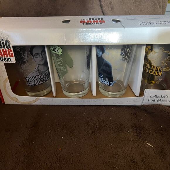 THE BIG BANG THEROY COLLECTORS SERIES PINT GLASS 4 PACK NEW - Picture 1 of 4